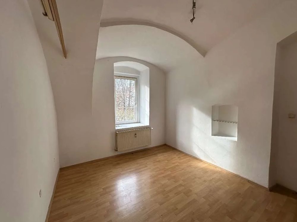 Zimmer mit Gewölbedecke